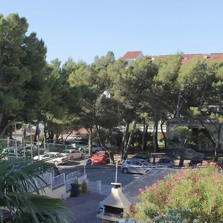 Triple 6778a 3* Makarska
